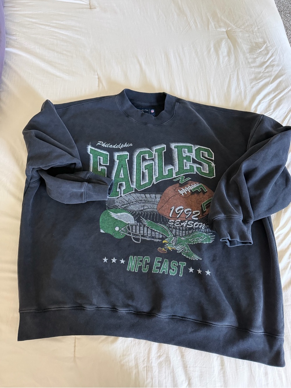 Abercrombie eagles sweatshirt - Picture 2 of 4